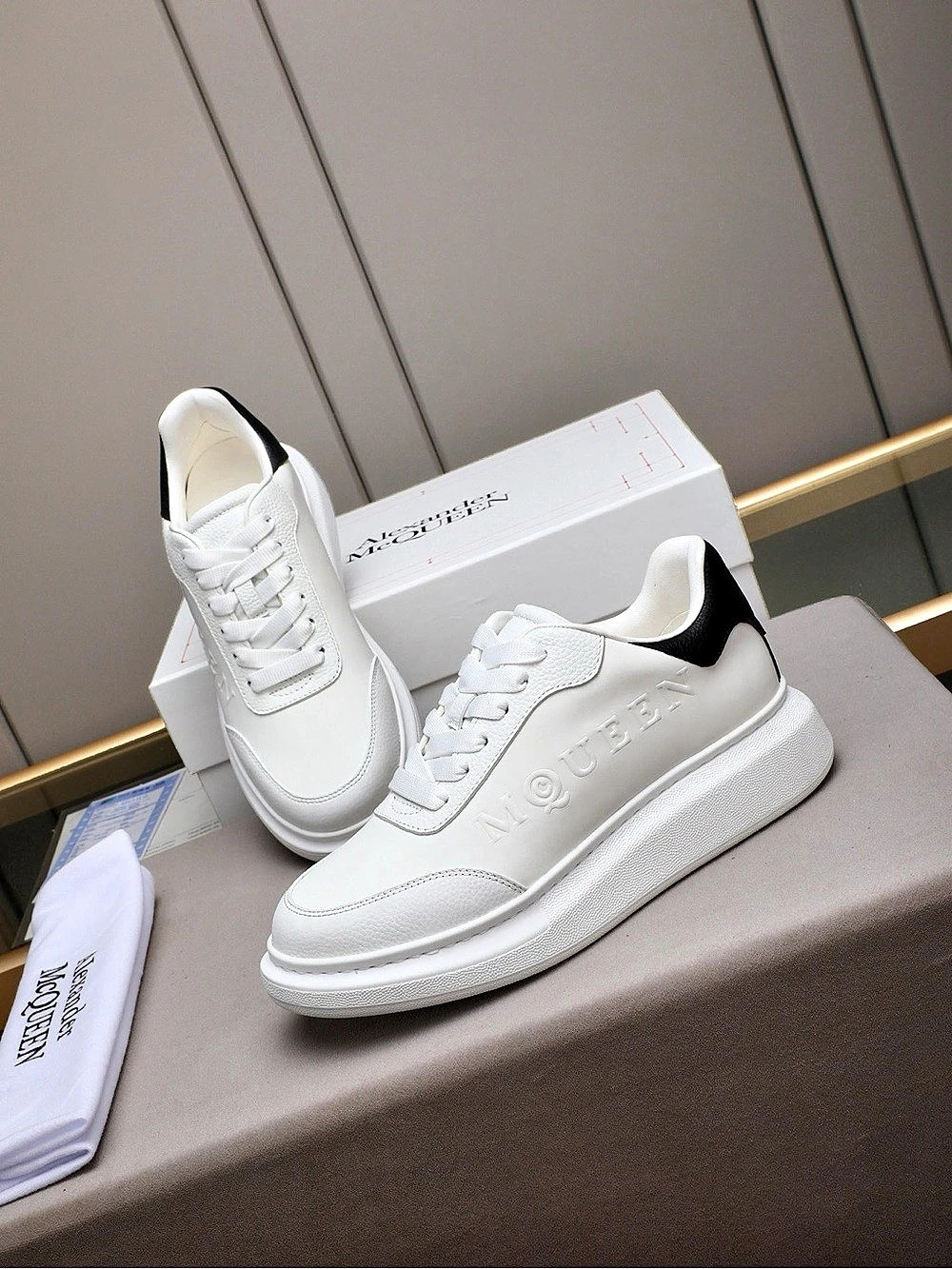 Alexander McQueen Oversized Sneaker White & Black